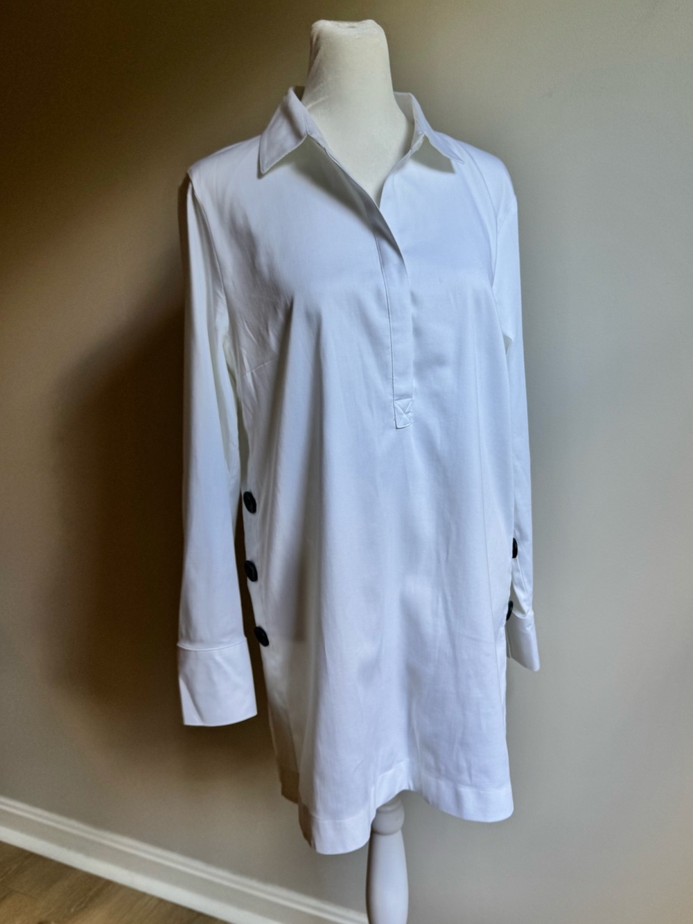 Chico’s Women’s White Button‎ Down Long Blouse Size 4